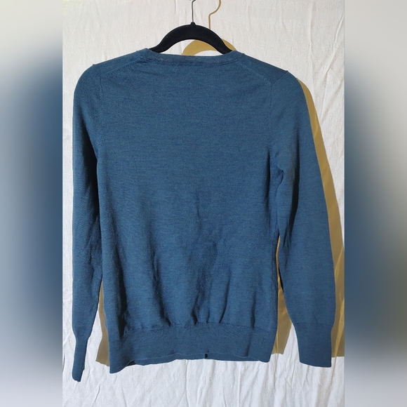 Banana Republic EUC Extra Fine Merino Wool Crew Blue Cardigan Sz M - Picture 3 of 7